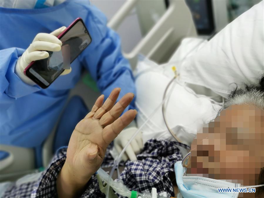 CHINA-HUBEI-WUHAN-COVID-19 PATIENT-FAMILY MEETING VIA VIDEO (CN)