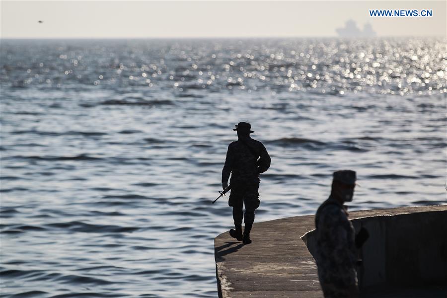 PHILIPPINES-PASAY CITY-MANILA BAY-SUNSET