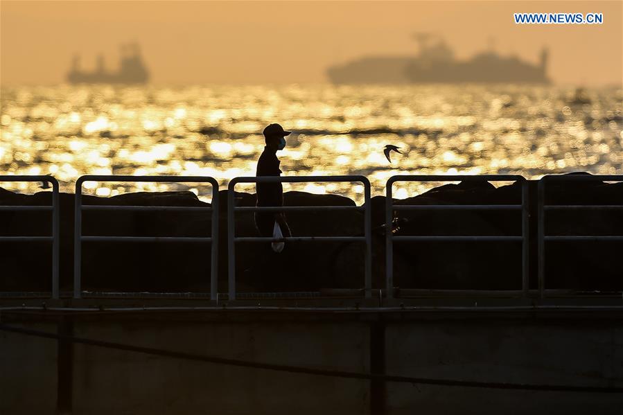 PHILIPPINES-PASAY CITY-MANILA BAY-SUNSET