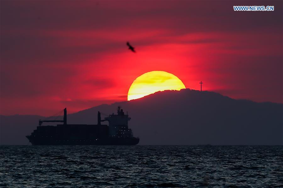 PHILIPPINES-PASAY CITY-MANILA BAY-SUNSET