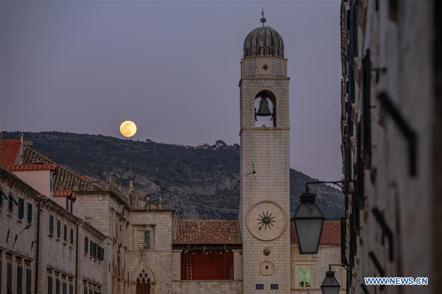 CROATIA-DUBROVNIK-FULL MOON
