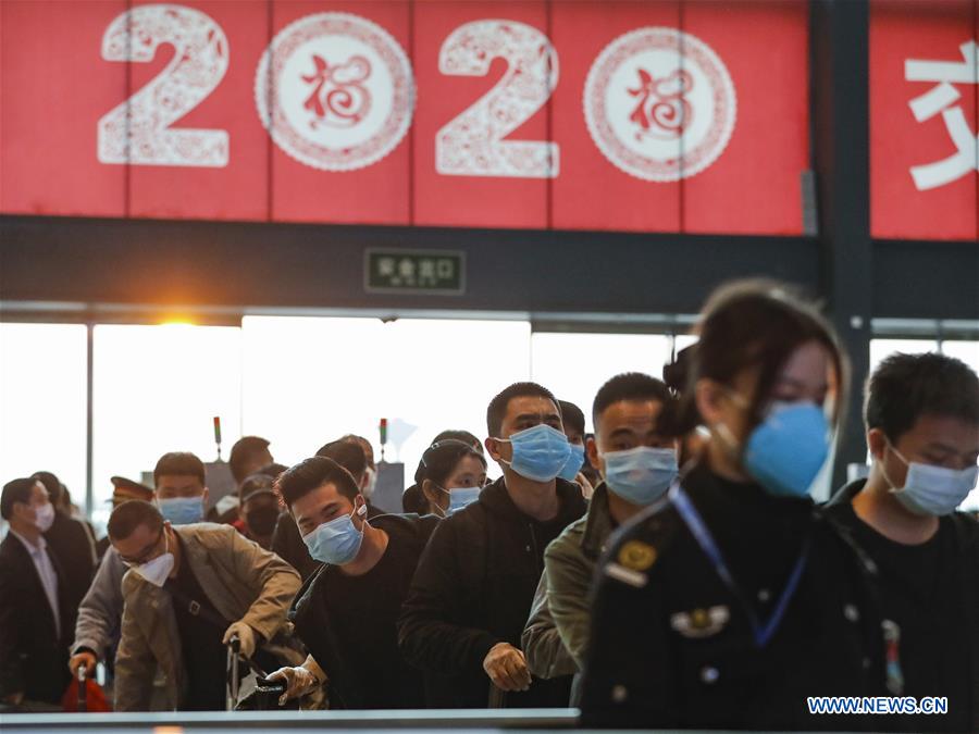 CHINA-HUBEI-WUHAN-FIRST OUTBOUND TRAIN LEAVING HUBEI (CN)