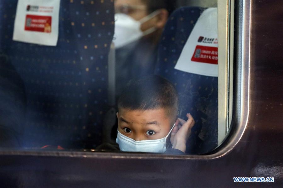 CHINA-HUBEI-WUHAN-FIRST OUTBOUND TRAIN LEAVING HUBEI (CN)