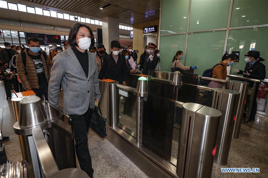 CHINA-HUBEI-WUHAN-FIRST OUTBOUND TRAIN LEAVING HUBEI (CN)