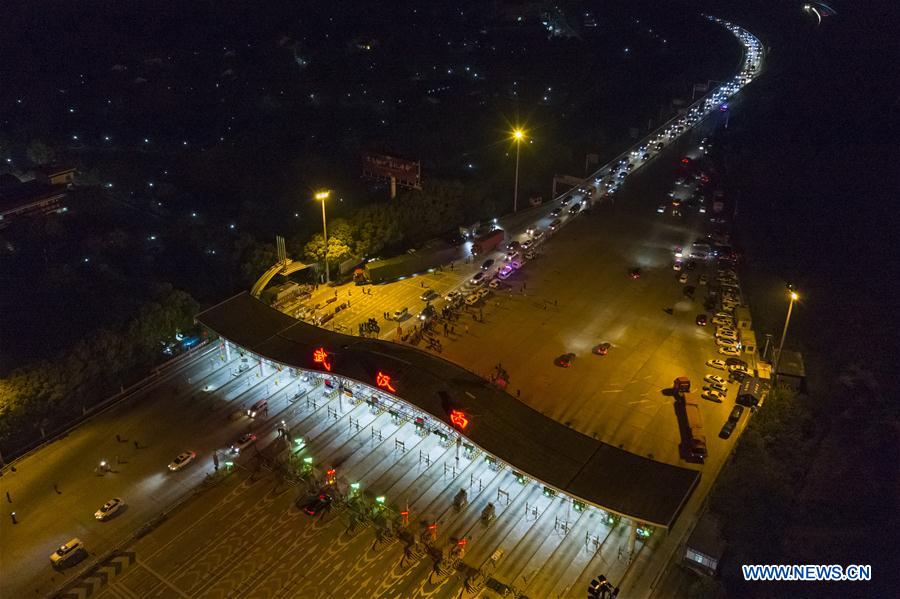 CHINA-HUBEI-WUHAN-OUTBOUND TRAVEL RESTRICTIONS-LIFT (CN)