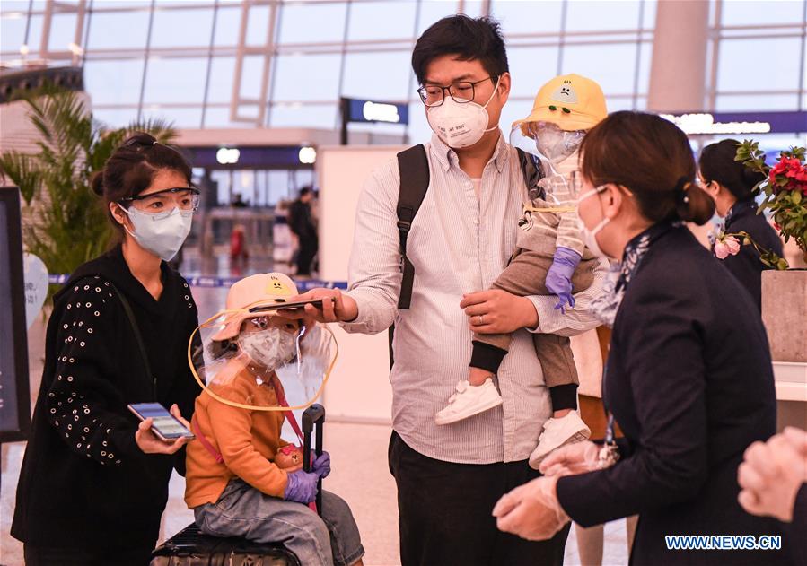 CHINA-HUBEI-WUHAN-OUTBOUND TRAVEL RESTRICTIONS-LIFTING (CN)