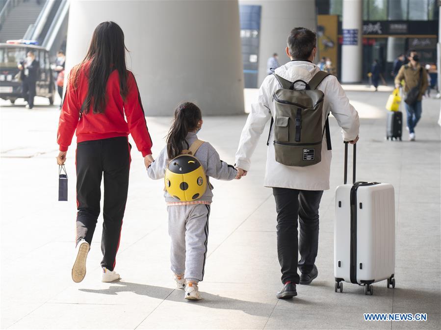 CHINA-HUBEI-WUHAN-OUTBOUND TRAVEL RESTRICTIONS-LIFTING (CN)