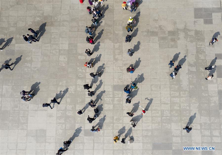 CHINA-HUBEI-WUHAN-OUTBOUND TRAVEL RESTRICTIONS-LIFTING (CN)