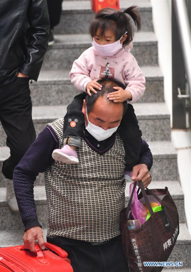 CHINA-GUANGZHOU-TRAIN FROM WUHAN-ARRIVAL (CN)