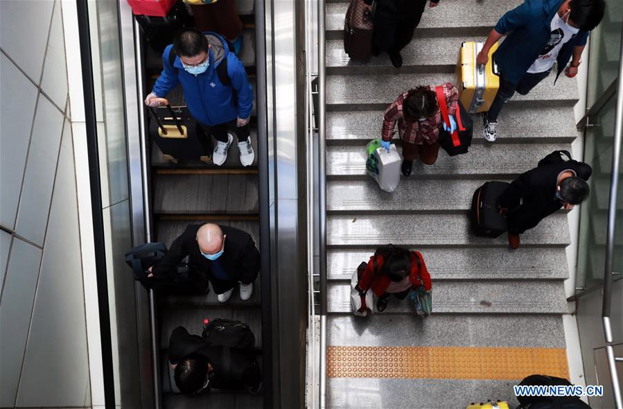 CHINA-GUANGZHOU-TRAIN FROM WUHAN-ARRIVAL (CN)