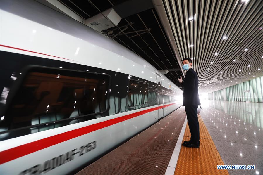 CHINA-GUANGZHOU-TRAIN FROM WUHAN-ARRIVAL (CN)