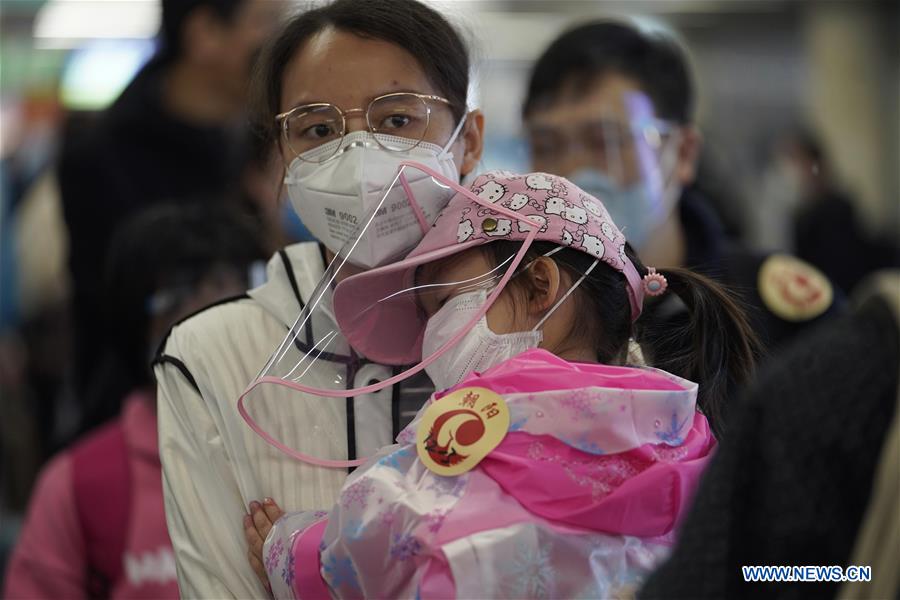 CHINA-BEIJING-TRAIN FROM WUHAN-ARRIVAL (CN) 