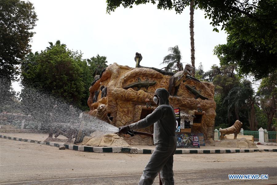 EGYPT-GIZA-COVID-19-ZOO-MEASURES