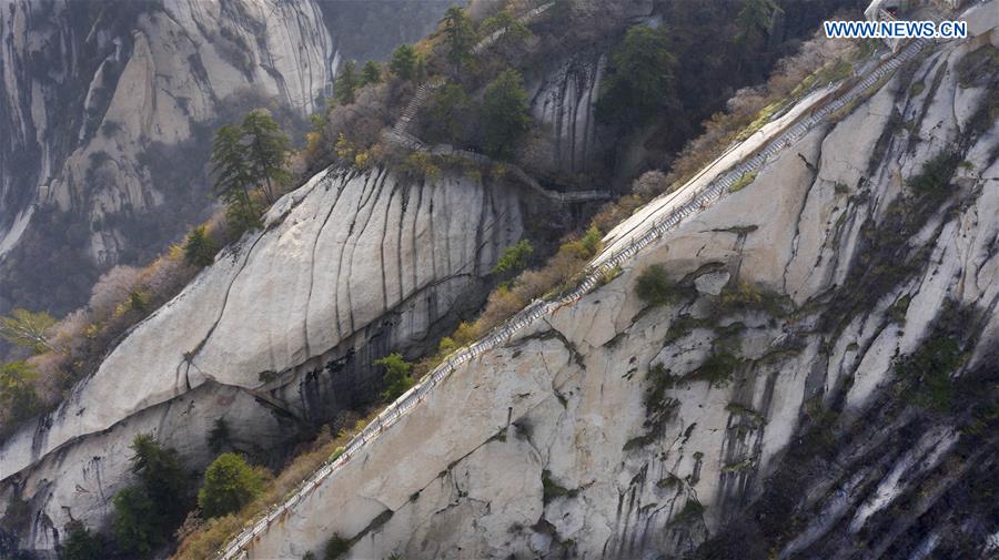 SHAANXI-HUAYIN-MOUNT HUASHAN (CN)