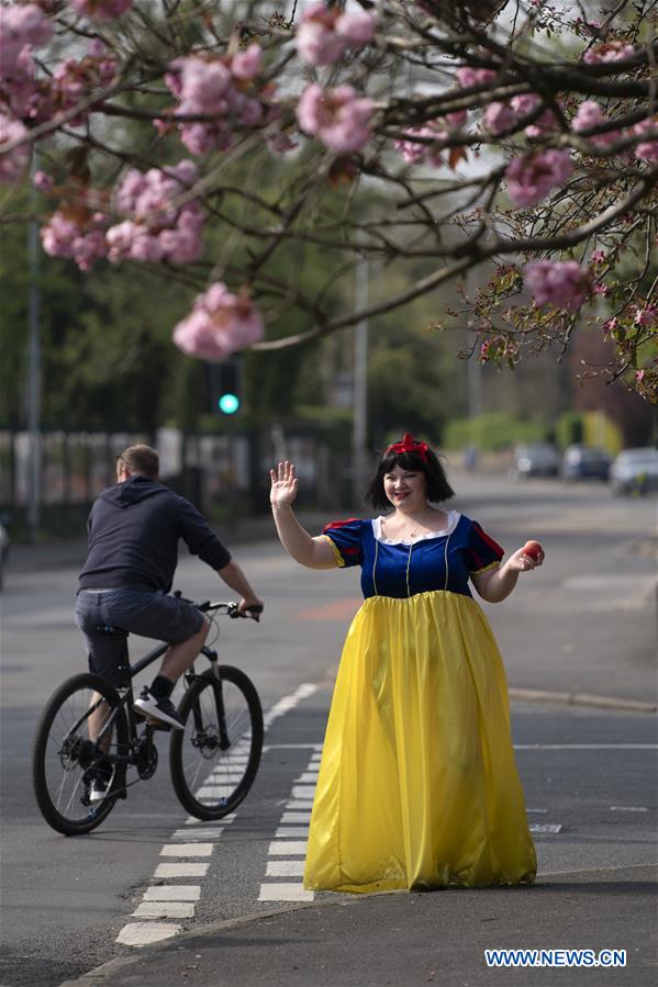 UK-STOCKPORT-COVID-19-SNOW WHITE