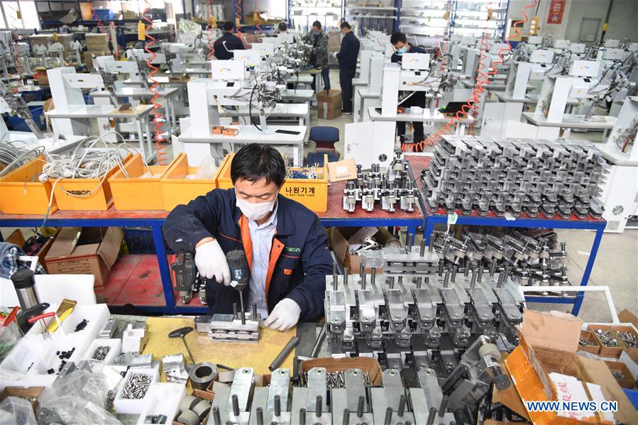 CHINA-QINGDAO-COVID-19-SOUTH KOREAN COMPANY-SEAM SEALING EQUIPMENT-PRODUCTION (CN)