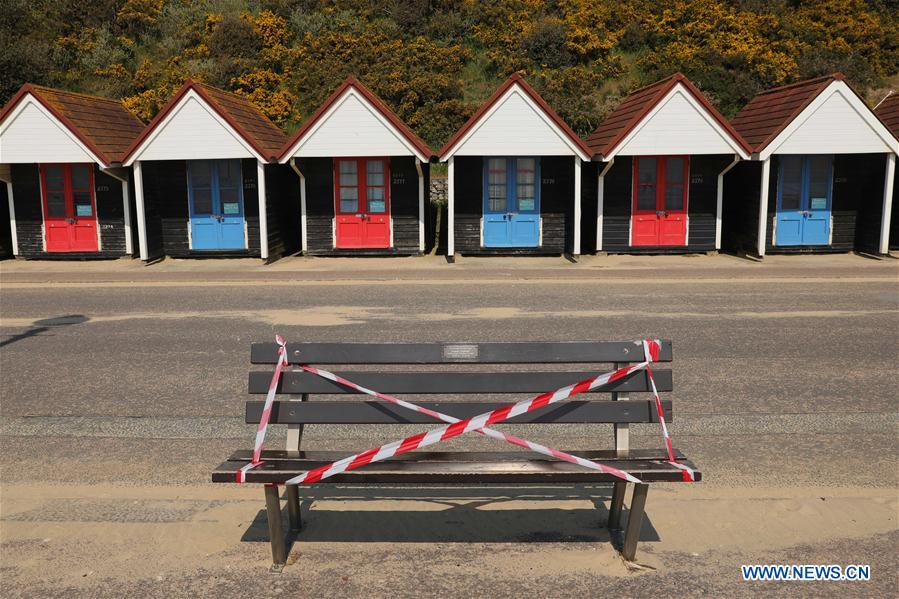 BRITAIN-BOURNEMOUTH-COVID-19-BEACH