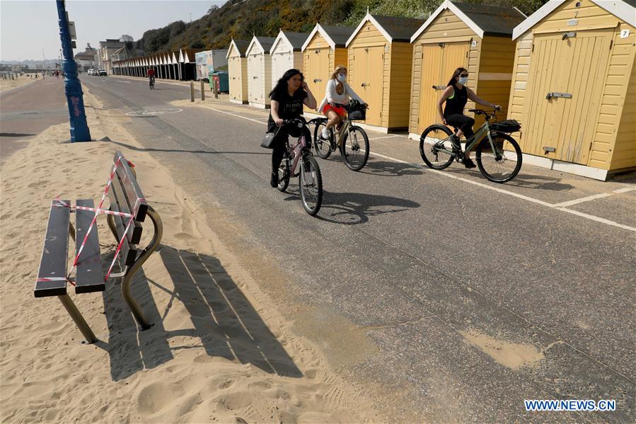 BRITAIN-BOURNEMOUTH-COVID-19-BEACH