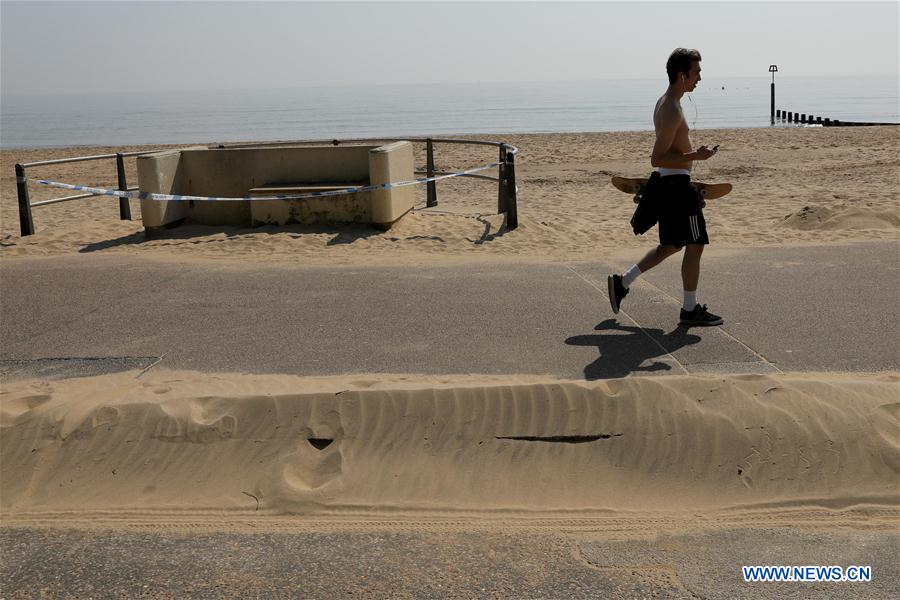 BRITAIN-BOURNEMOUTH-COVID-19-BEACH