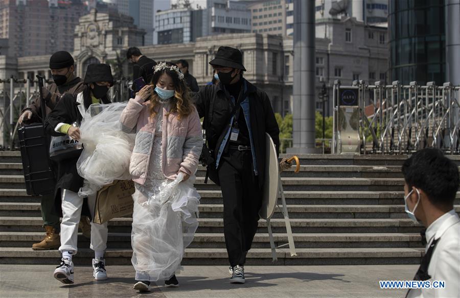 (FOCUS)CHINA-HUBEI-WUHAN-WEDDING PHOTOS (CN)