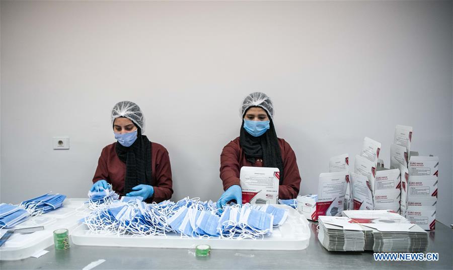 EGYPT-CAIRO-CHINA-FACE MASK PLANT