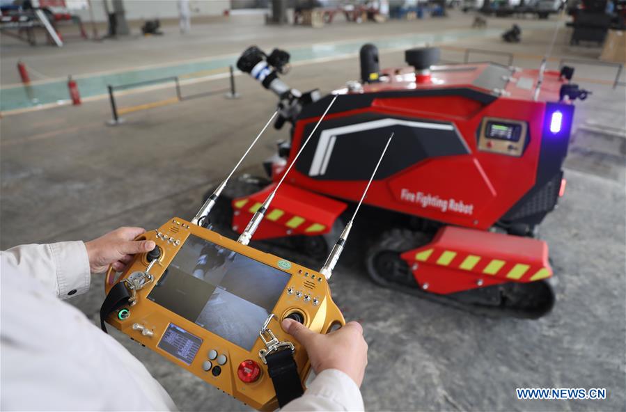 CHINA-LIAONING-FIRE FIGHTING ROBOT (CN)