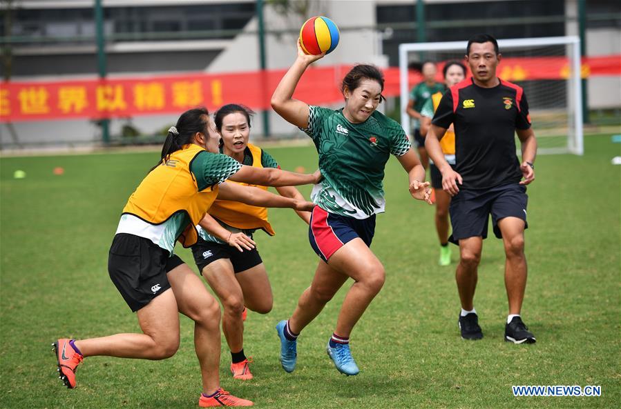 (SP)CHINA-HAIKOU-RUGBY 7S-CHINESE WOMEN'S TEAM-TRAINING(CN)