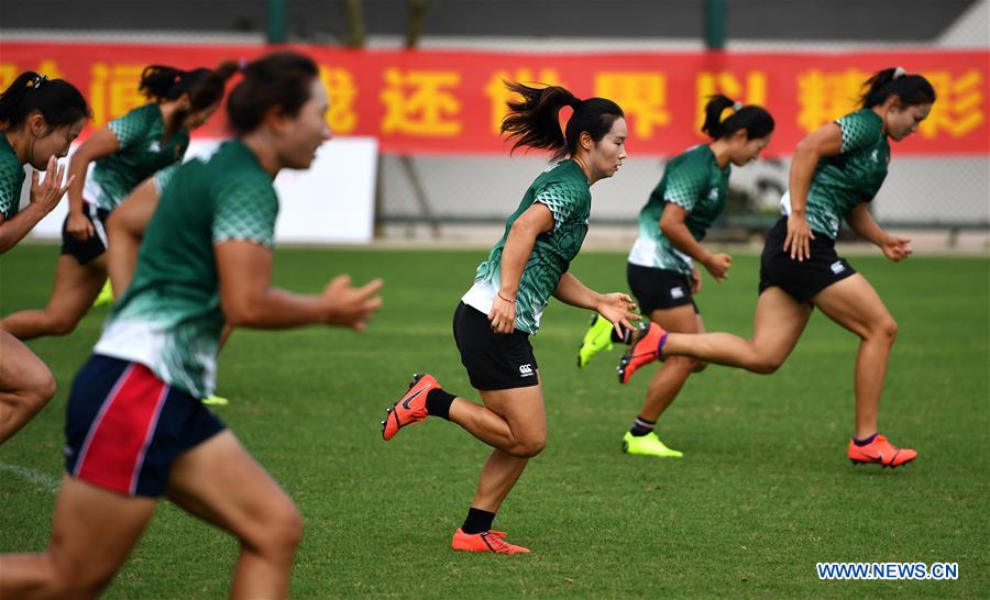 (SP)CHINA-HAIKOU-RUGBY 7S-CHINESE WOMEN'S TEAM-TRAINING(CN)