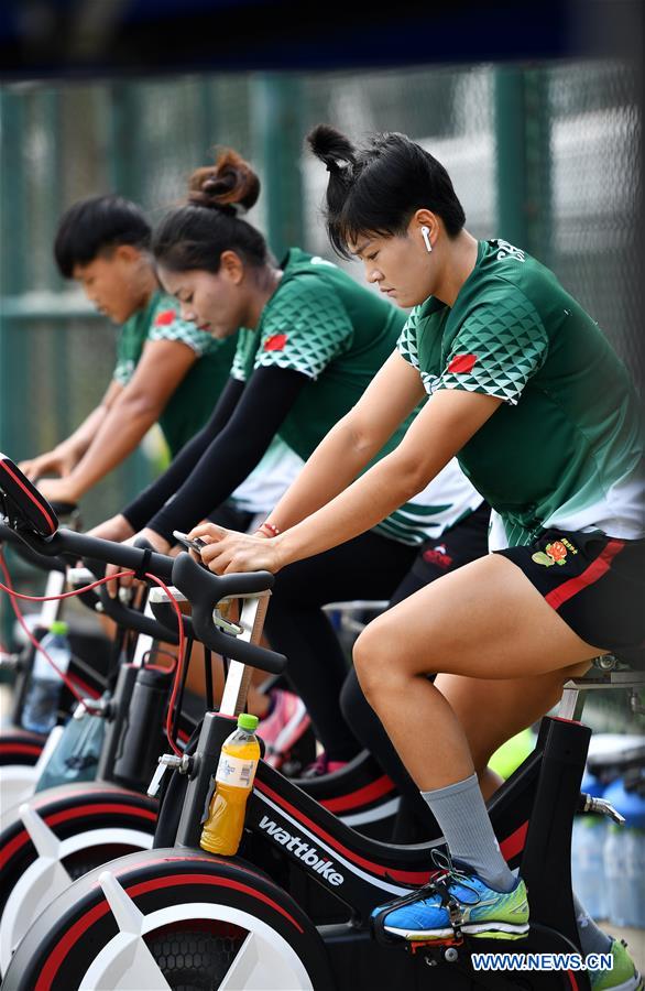 (SP)CHINA-HAIKOU-RUGBY 7S-CHINESE WOMEN'S TEAM-TRAINING(CN)