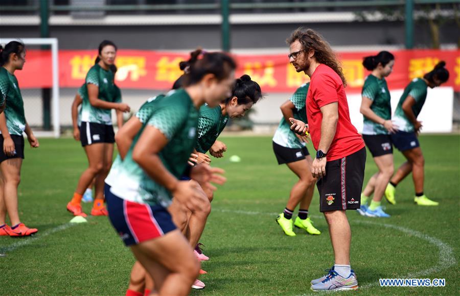 (SP)CHINA-HAIKOU-RUGBY 7S-CHINESE WOMEN'S TEAM-TRAINING(CN)
