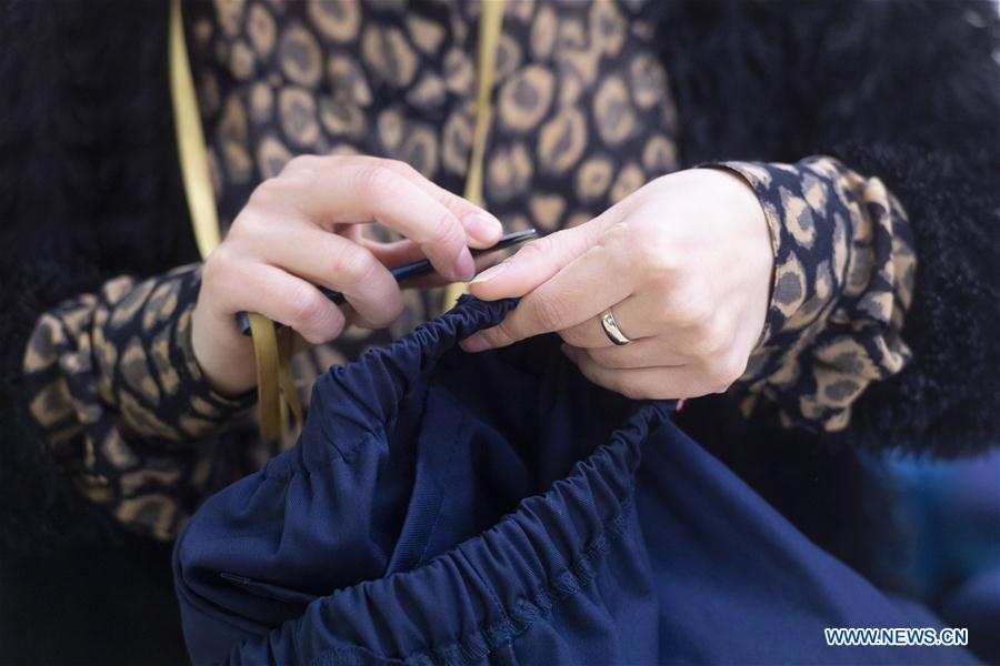 BRITAIN-LONDON-COVID-19-MEDICAL SUPPLY