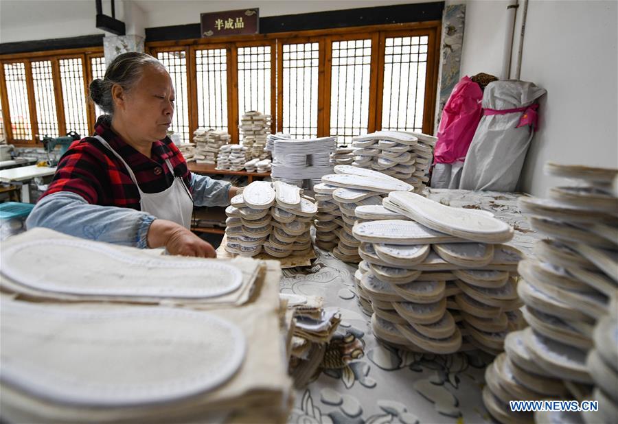 CHINA-SICHUAN-CHENGDU-HANDMADE SHOES (CN)