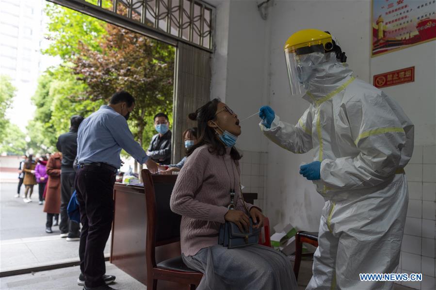 CHINA-HUBEI-XIANGYANG-COVID-19-TEACHER-NUCLEIC ACID TEST (CN)