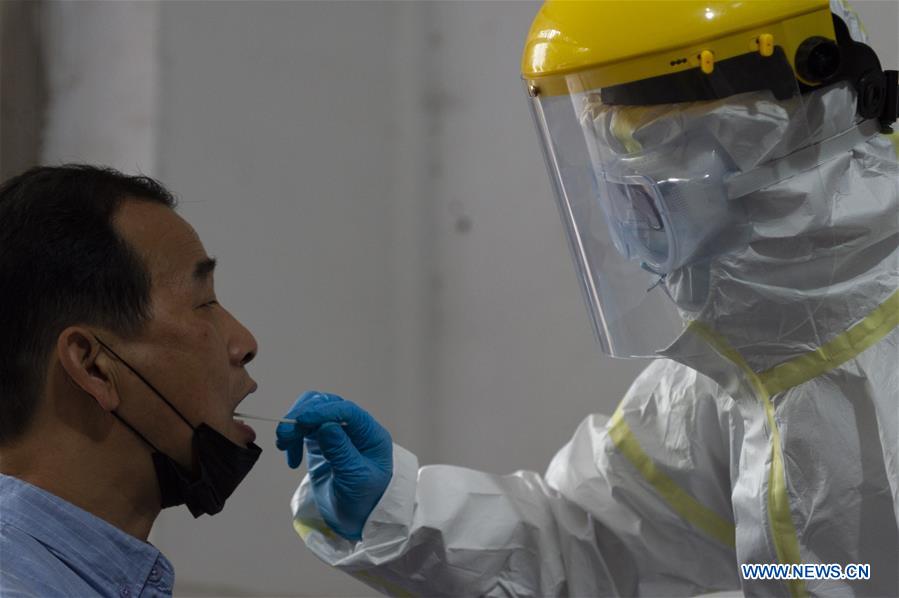 CHINA-HUBEI-XIANGYANG-COVID-19-TEACHER-NUCLEIC ACID TEST (CN)