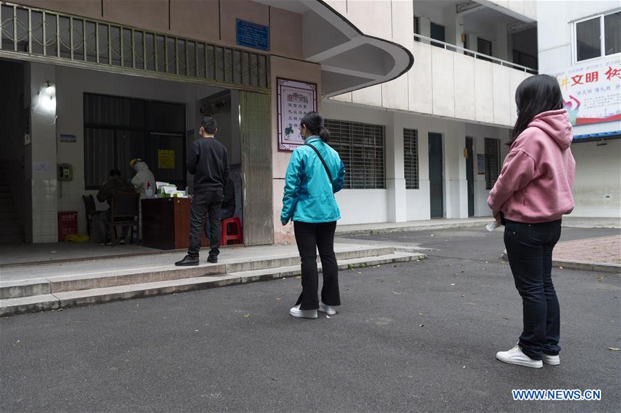 CHINA-HUBEI-XIANGYANG-COVID-19-TEACHER-NUCLEIC ACID TEST (CN)