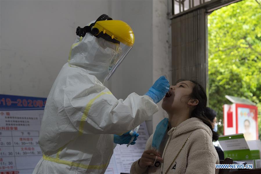 CHINA-HUBEI-XIANGYANG-COVID-19-TEACHER-NUCLEIC ACID TEST (CN)