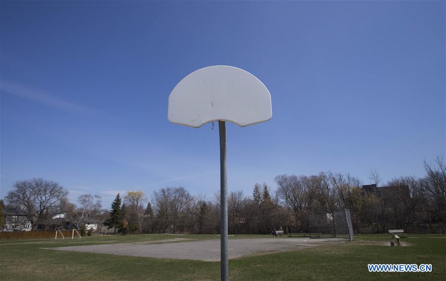 (SP)CANADA-TORONTO-COVID-19-BASKETBALL BACKBOARDS-HOOPS