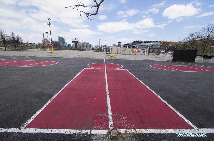 (SP)CANADA-TORONTO-COVID-19-BASKETBALL BACKBOARDS-HOOPS
