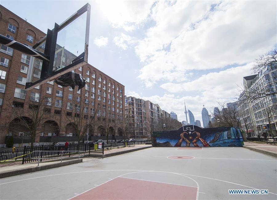 (SP)CANADA-TORONTO-COVID-19-BASKETBALL BACKBOARDS-HOOPS