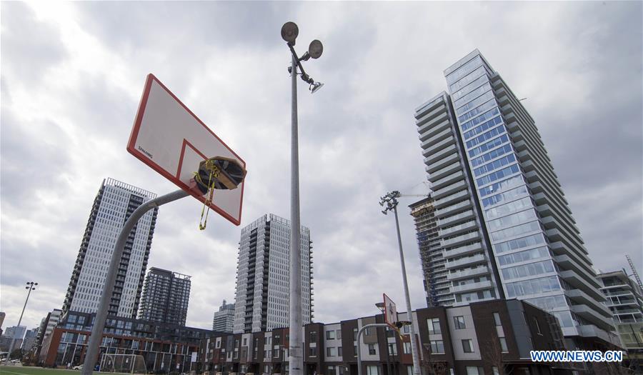(SP)CANADA-TORONTO-COVID-19-BASKETBALL BACKBOARDS-HOOPS