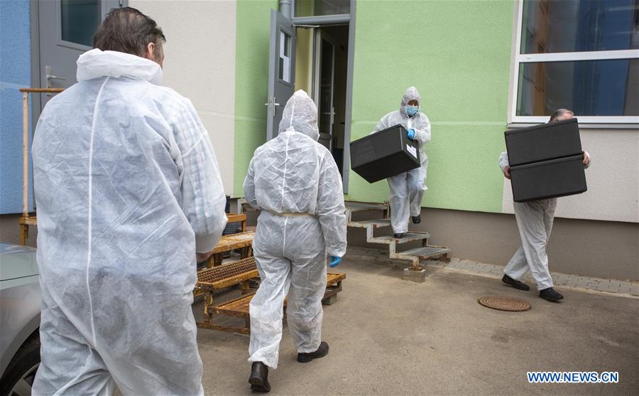 LATVIA-OGRE-COVID-19-FOOD DELIVERY