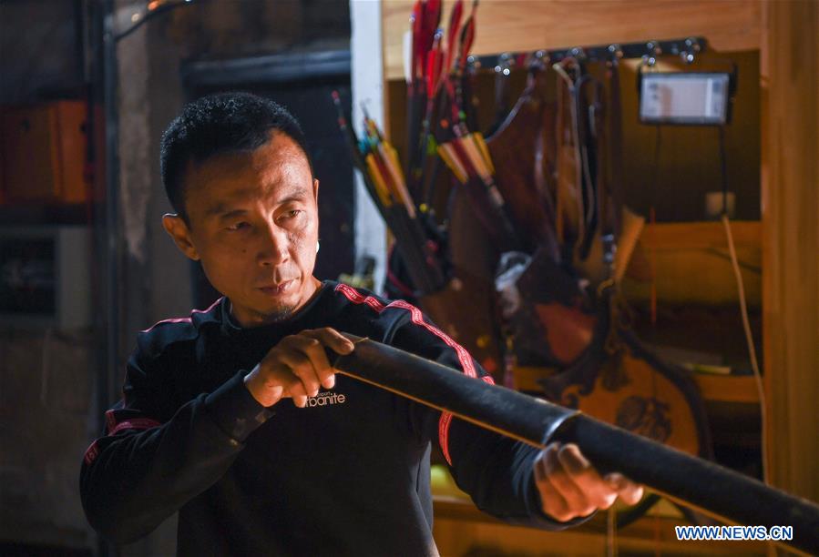 CHINA-LIAONING-SHENYANG-BOW-HANDICRAFT (CN)