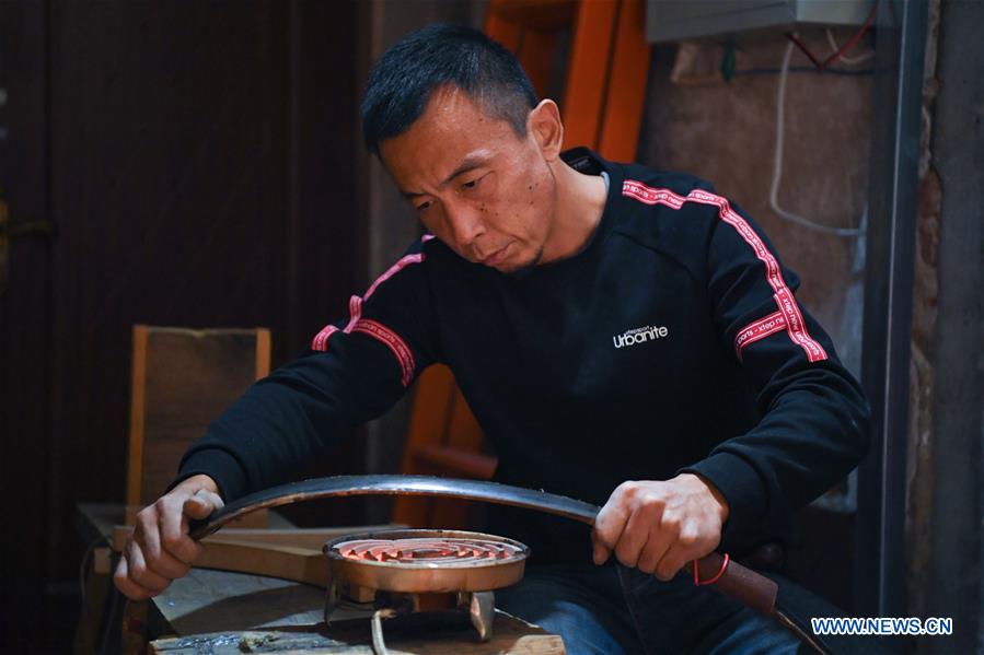 CHINA-LIAONING-SHENYANG-BOW-HANDICRAFT (CN)