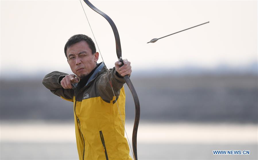 CHINA-LIAONING-SHENYANG-BOW-HANDICRAFT (CN)