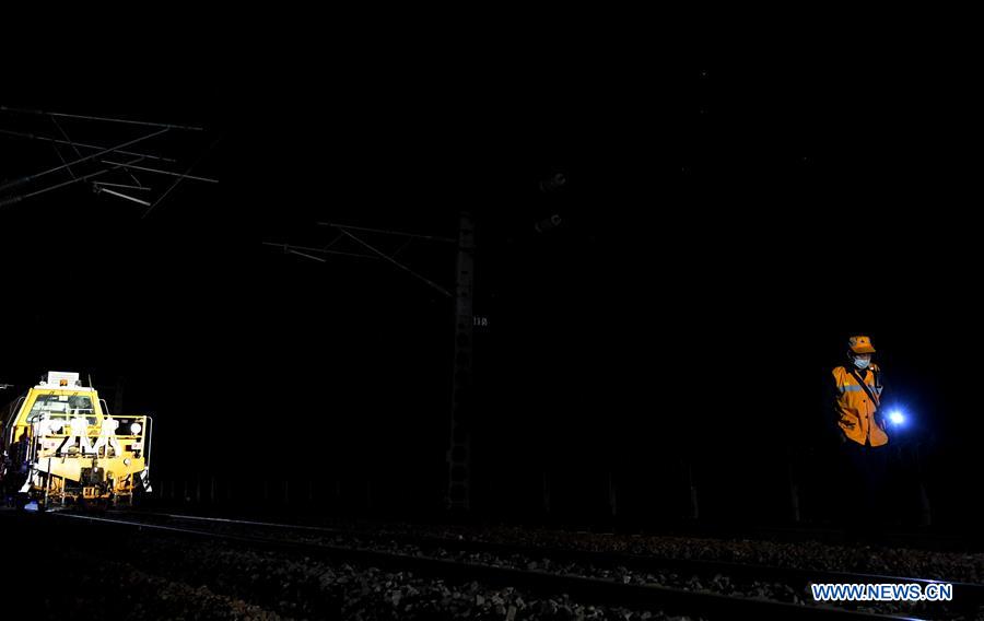 CHINA-HENAN-ZHENGZHOU-RAILWAY-MAINTENANCE (CN)