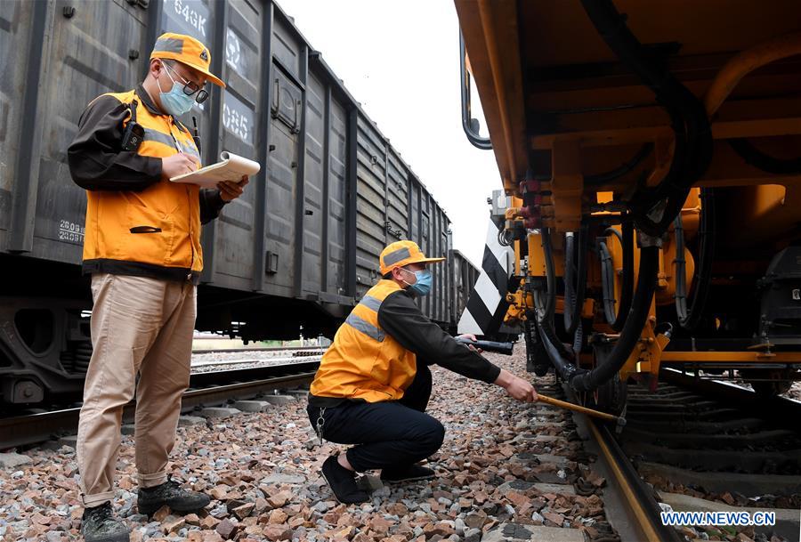 CHINA-HENAN-ZHENGZHOU-RAILWAY-MAINTENANCE (CN)