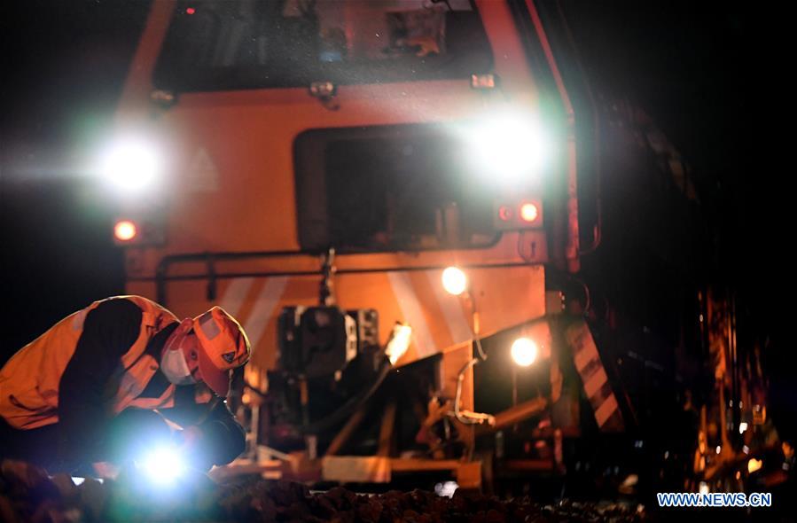 CHINA-HENAN-ZHENGZHOU-RAILWAY-MAINTENANCE (CN)