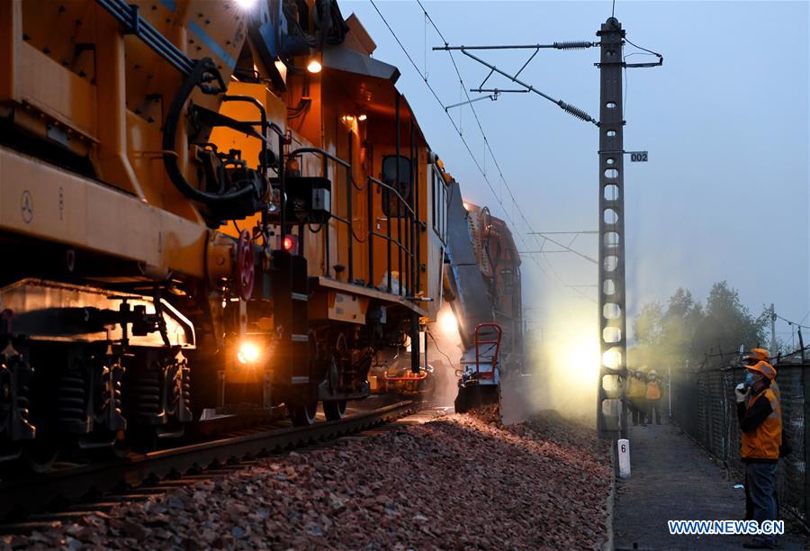 CHINA-HENAN-ZHENGZHOU-RAILWAY-MAINTENANCE (CN)