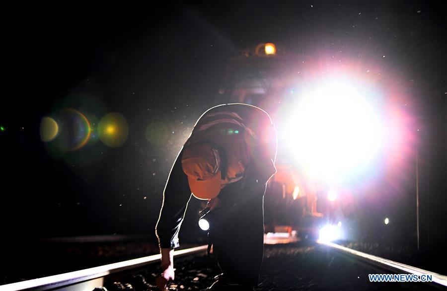 CHINA-HENAN-ZHENGZHOU-RAILWAY-MAINTENANCE (CN)