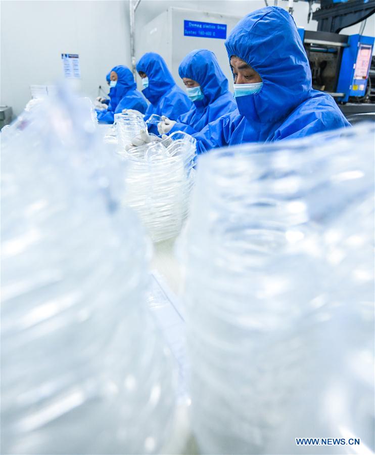 CHINA-HARBIN-PROTECTIVE GOGGLES-PRODUCTION (CN)